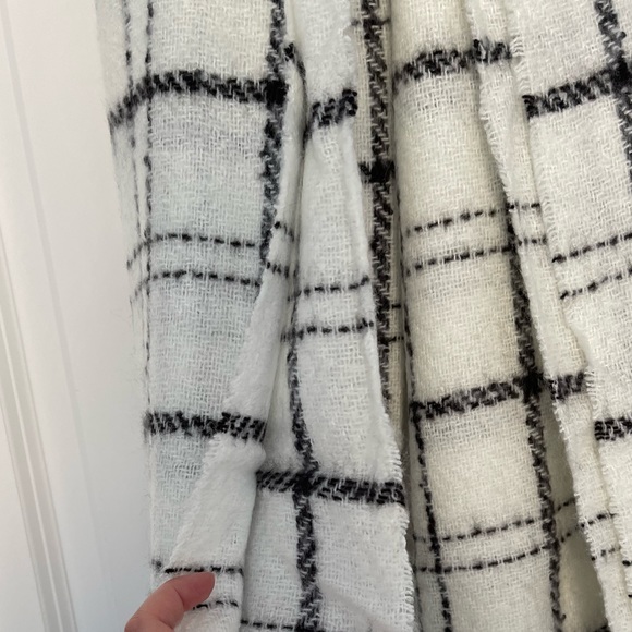 NWOT Banana Republic Blanket Scarf - Picture 4 of 4